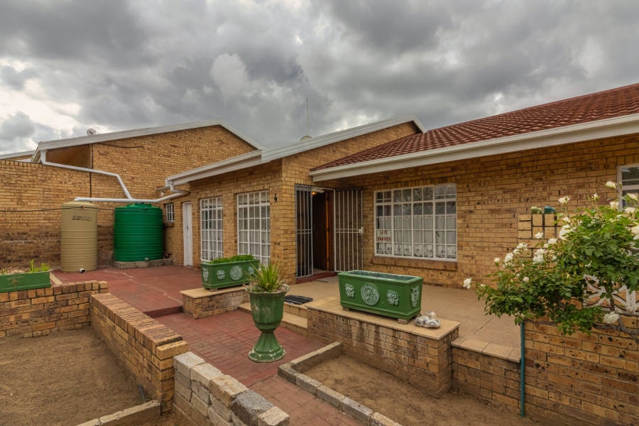 3 Bedroom Property for Sale in Uitsig Free State